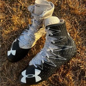 NICE Under Armour size 10 Mens Highlight MC Football Cleats White Black